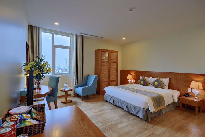 Room 19 of 213