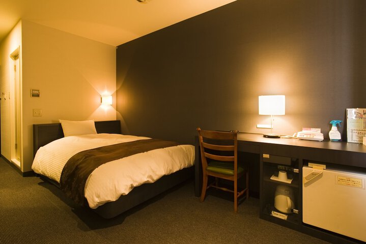 Room 12 of 68