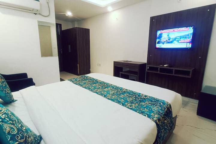 Room 28 of 126