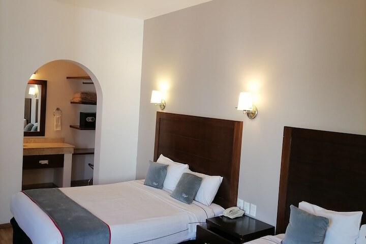 Room 22 of 49