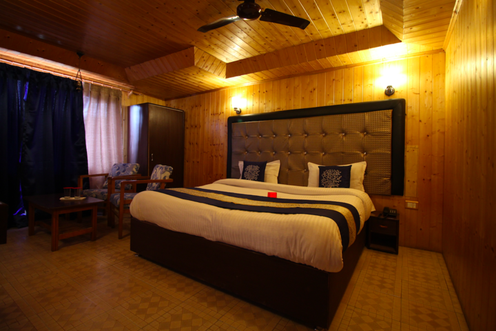 Room 4 of 10