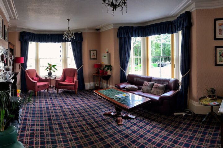 Guest Lobby