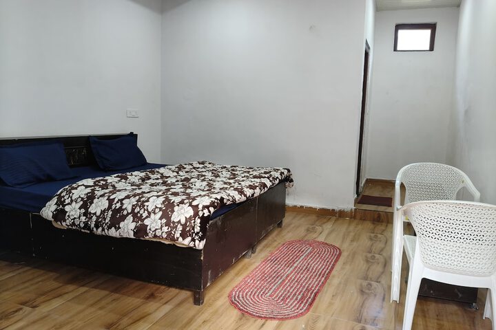 Room 2 of 13