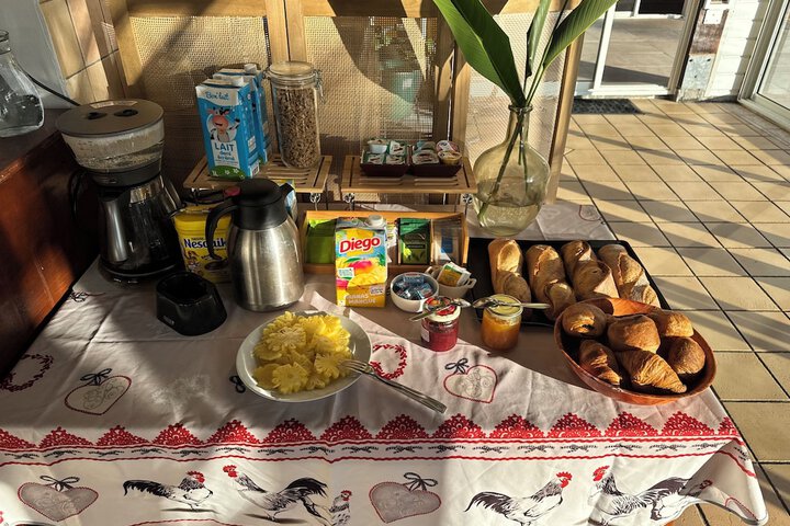 Breakfast/Coffee Service 13 of 19