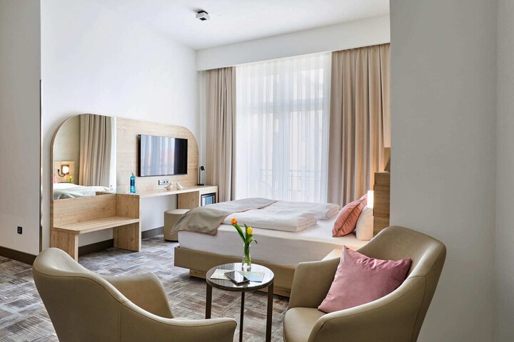 Room 17 of 39
