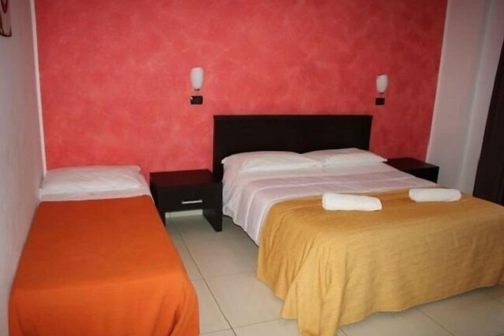 Room 8 of 26