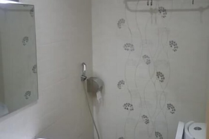 Room 28 of 36