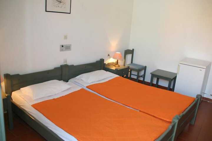 Room 11 of 39