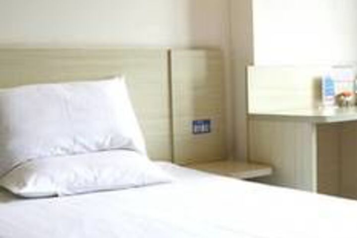 Room 4 of 23