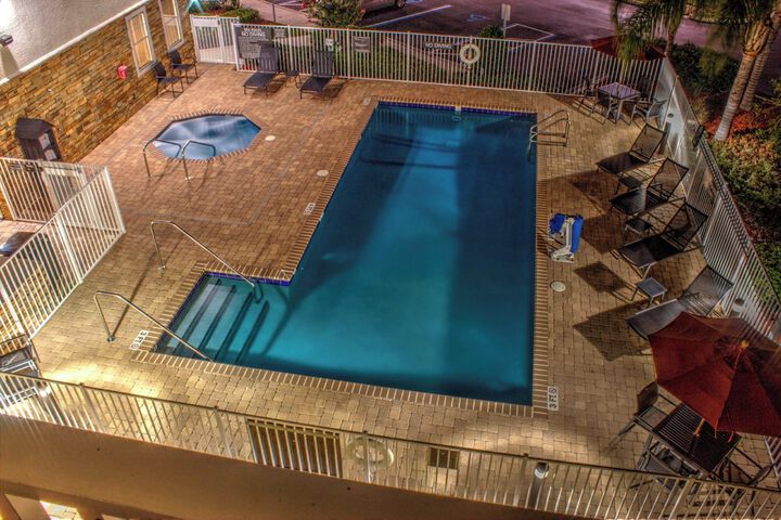Hotel Pool