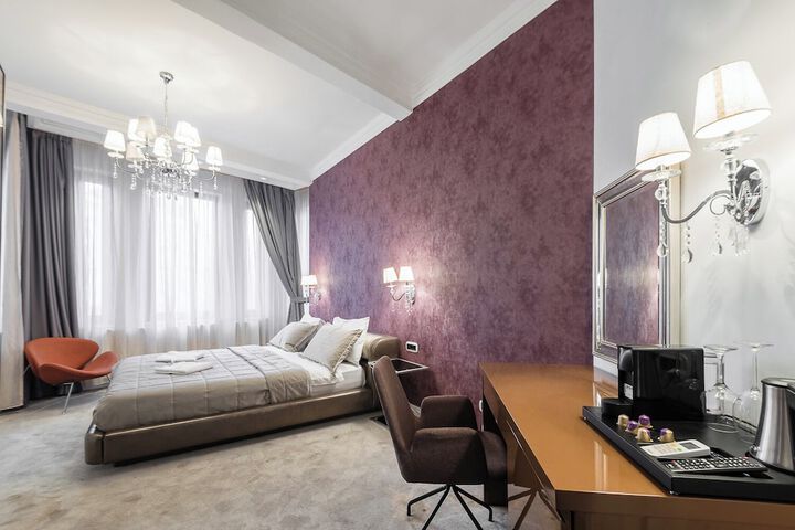 Room 62 of 208