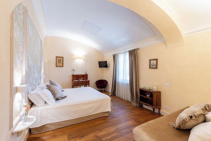 Room 21 of 72
