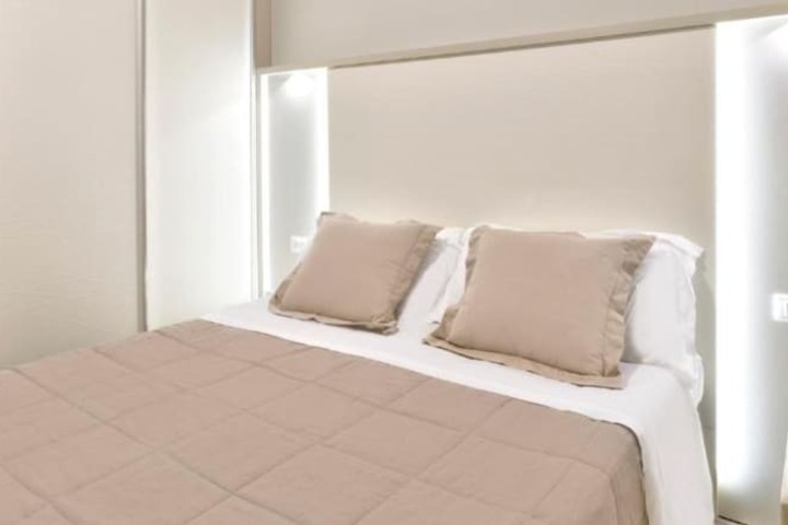 Room 40 of 79