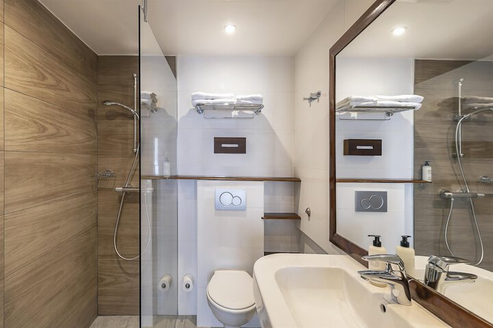 Clean Restrooms