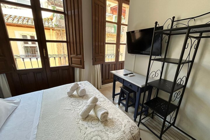 Room 3 of 28