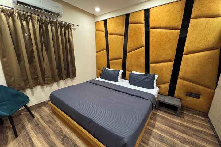 Room 10 of 36