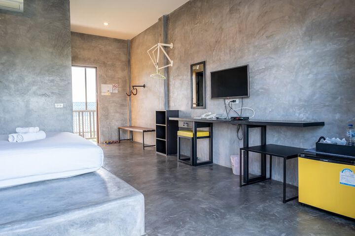 Room 14 of 30