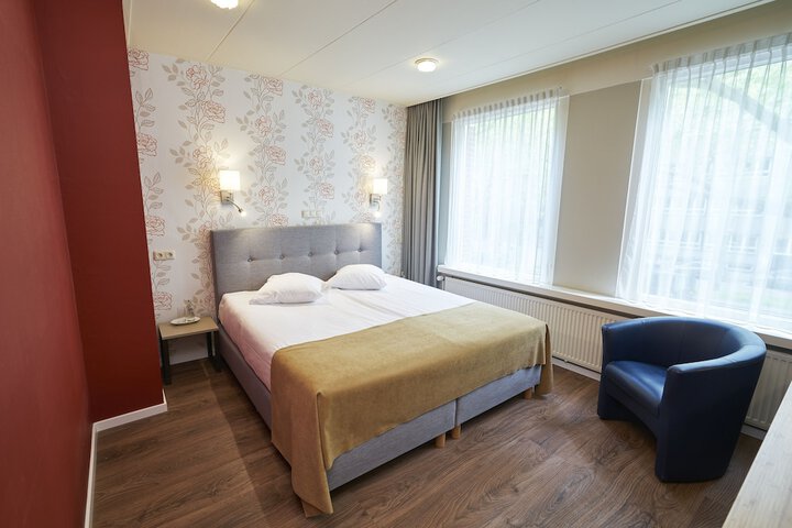 Room 32 of 107