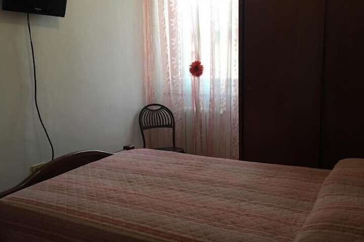 Room 2 of 16
