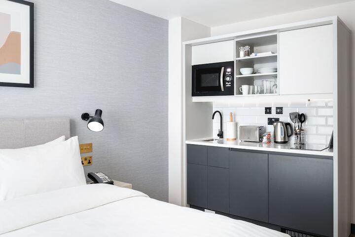Room 13 of 42