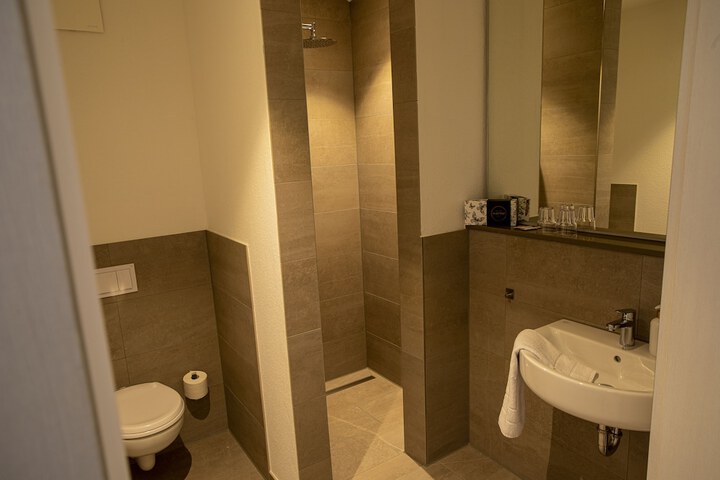 Room 19 of 40