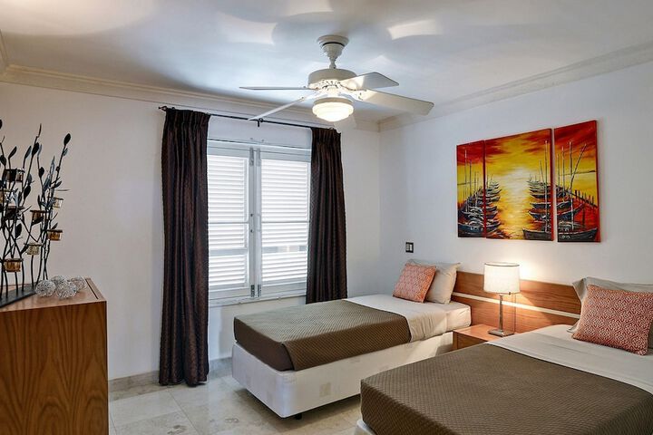 Room 3 of 20