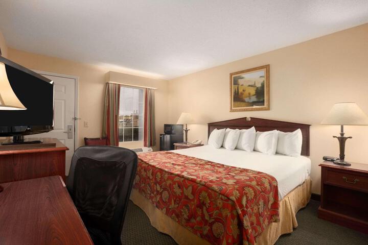 Double Accessible King Size Bed (7 of 10)