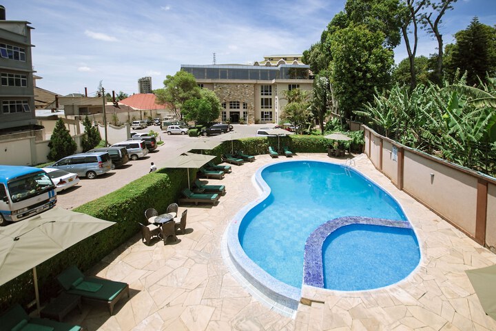 Pool 44 of 69