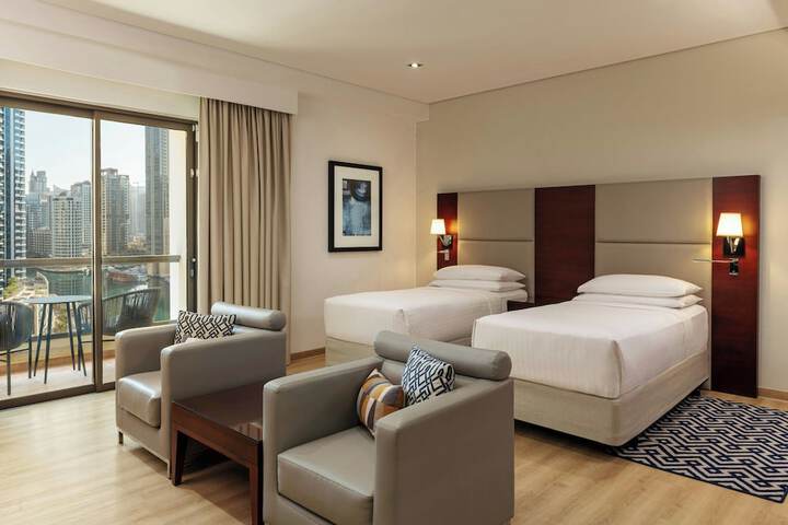 Room 52 of 146