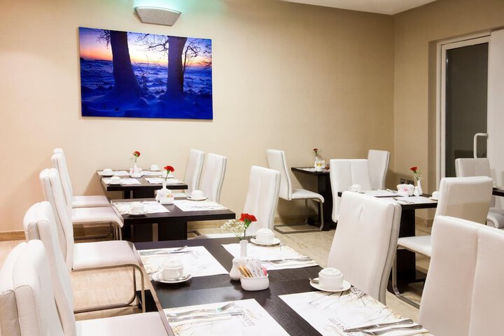 Dining 50 of 60
