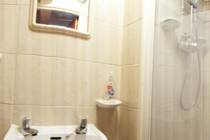 Room 41 of 84