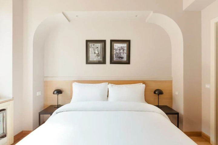 Room 4 of 15