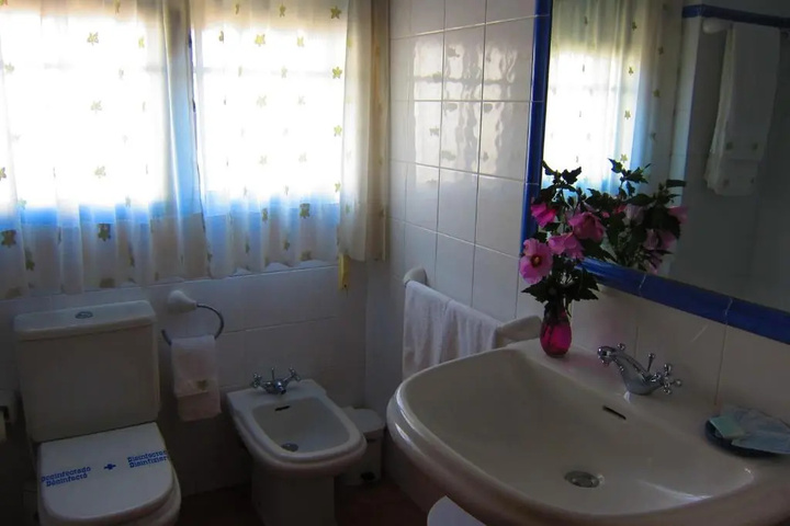 Room 8 of 18