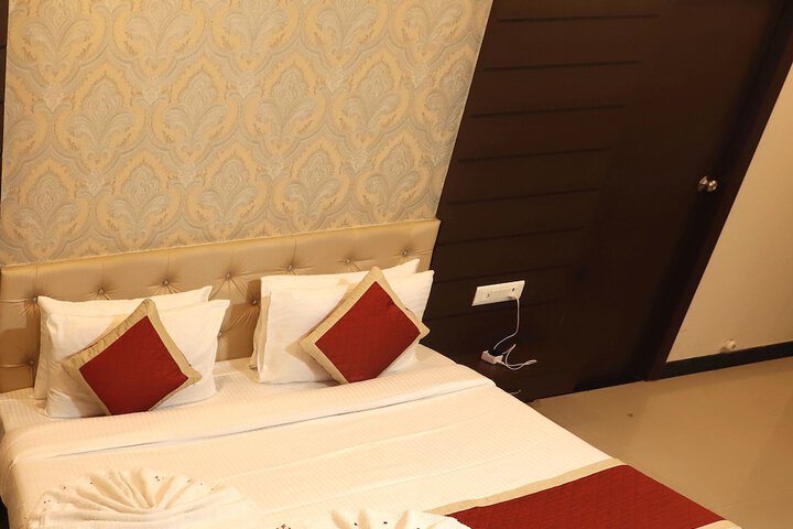 Room 17 of 27