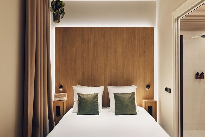 Room 14 of 56