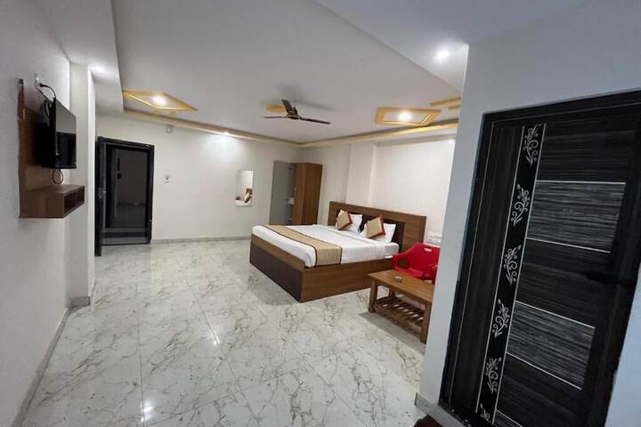 Room 6 of 27