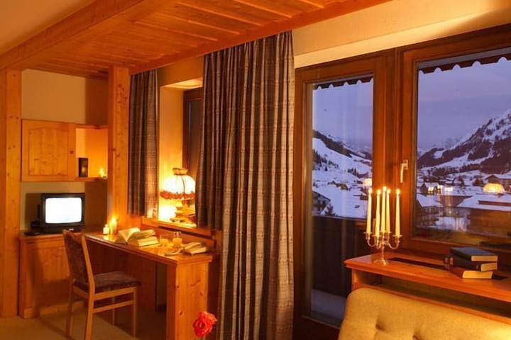Room 4 of 23