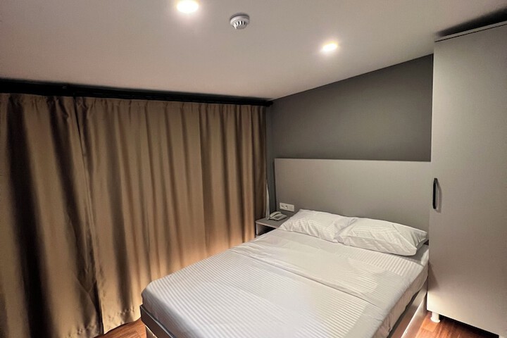 Room 10 of 73