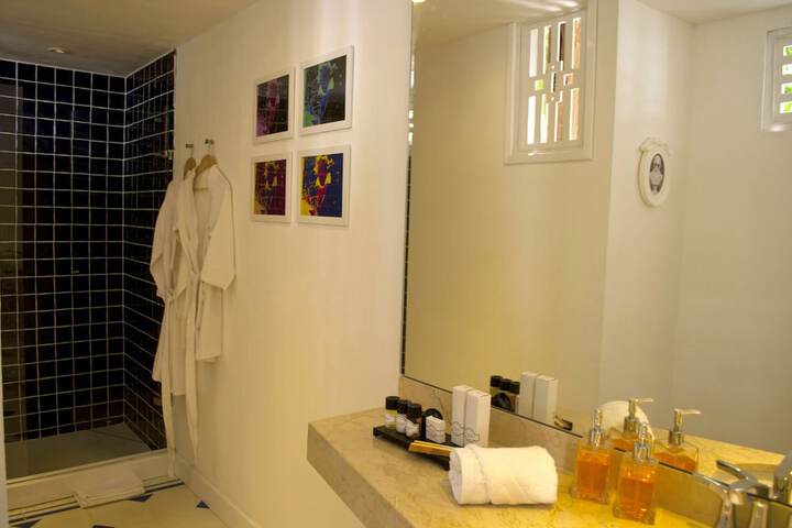 Room 17 of 44