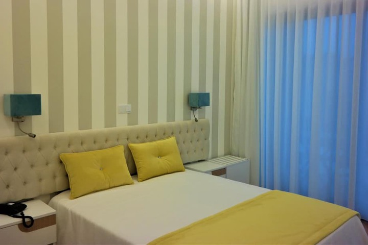 Room 13 of 48