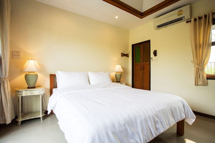 Room 5 of 27
