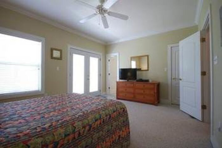 Room 9 of 18
