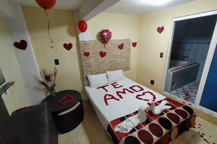 Room 7 of 13