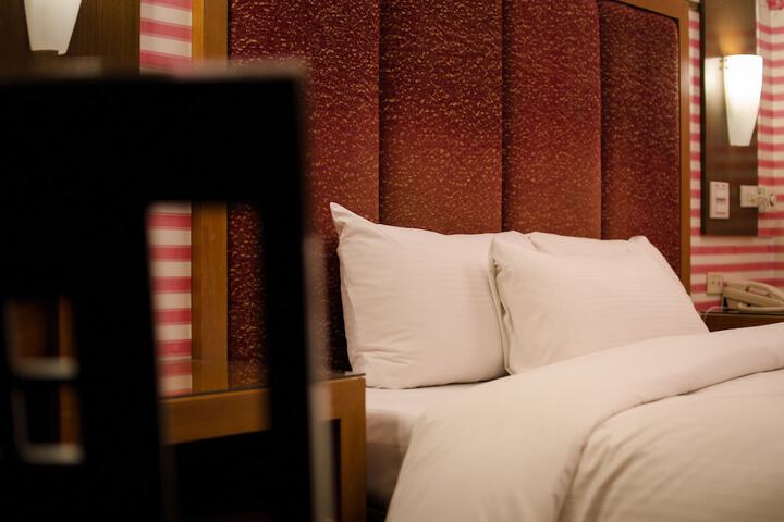 Room 9 of 31