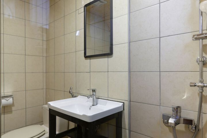 Room 194 of 232
