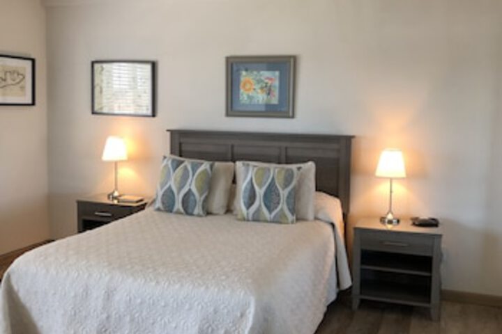 Room 43 of 237