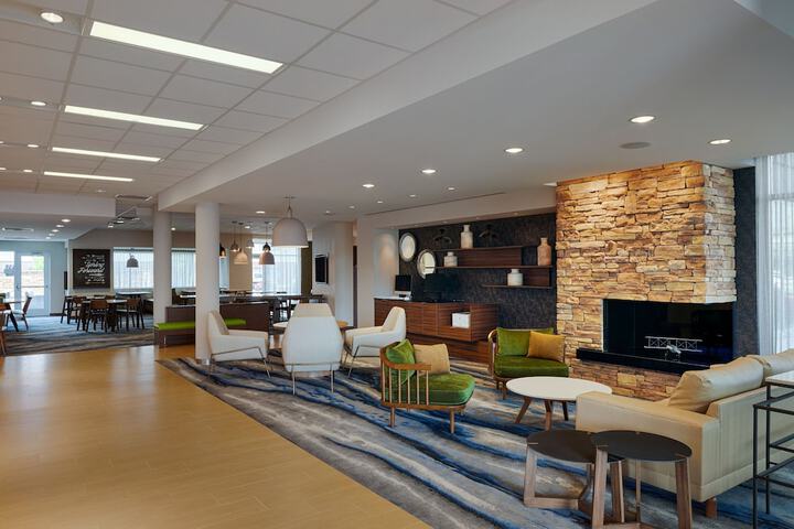 Lobby lounge