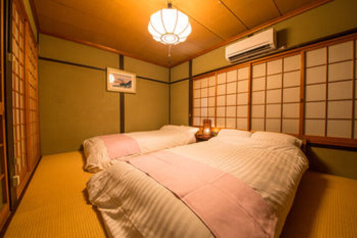 Room 10 of 20