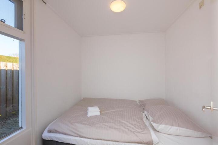 Room 2 of 12