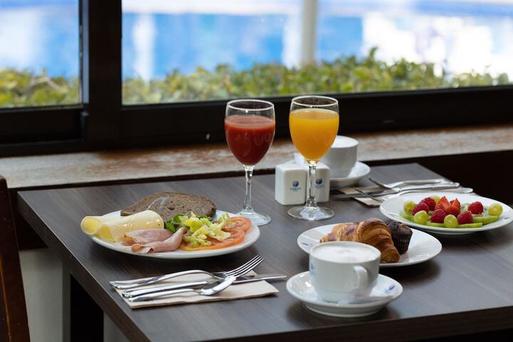 Breakfast meal